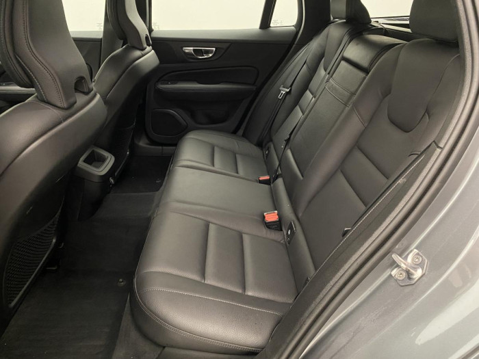 Volvo V60 T5 MOMENTUM AUT CZ REZERVACE 2.0 Momentum
