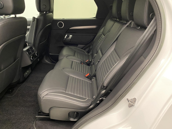 Land Rover Discovery D250 SE AWD REZERVACE 3.0 d SE