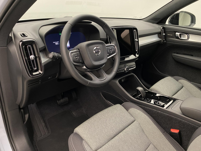 Volvo XC40 B3 AUT DARK PLUS