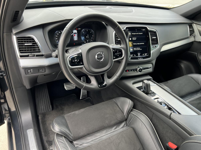 Volvo XC90 B5 R-DESIGN AWD 7MÍSTNÁ Aut