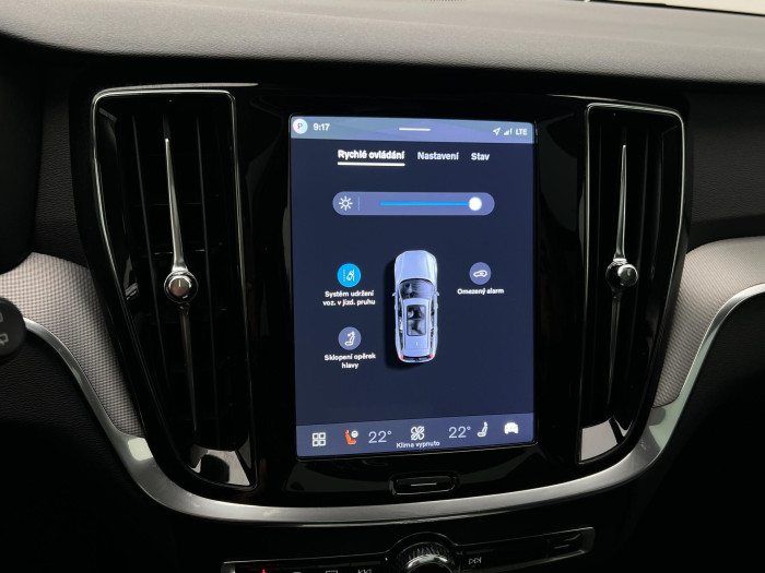 Volvo V60 B4 PLUS DARK AUT 1.maj.