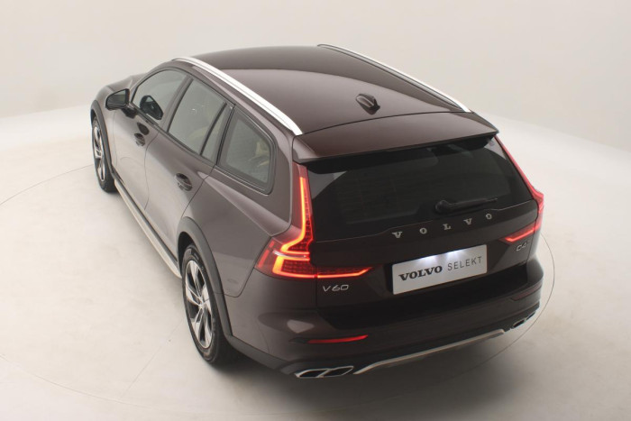 Volvo V60 CC D4 AWD PRO AUT REZERVACE 2.0 d CC CC