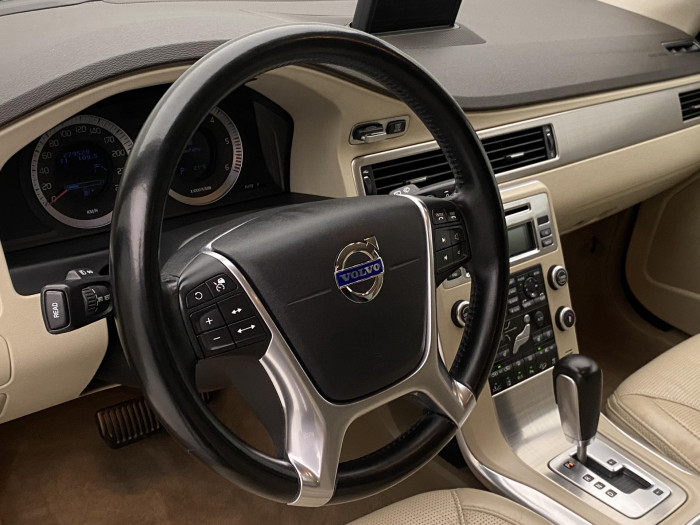 Volvo XC70 D5 AWD SUMMUM AUT CZ 2.4 d Summum