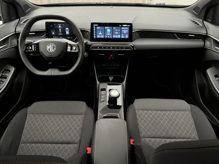 MG MG3 1.5 EMOTION Hybrid+ AUT CZ