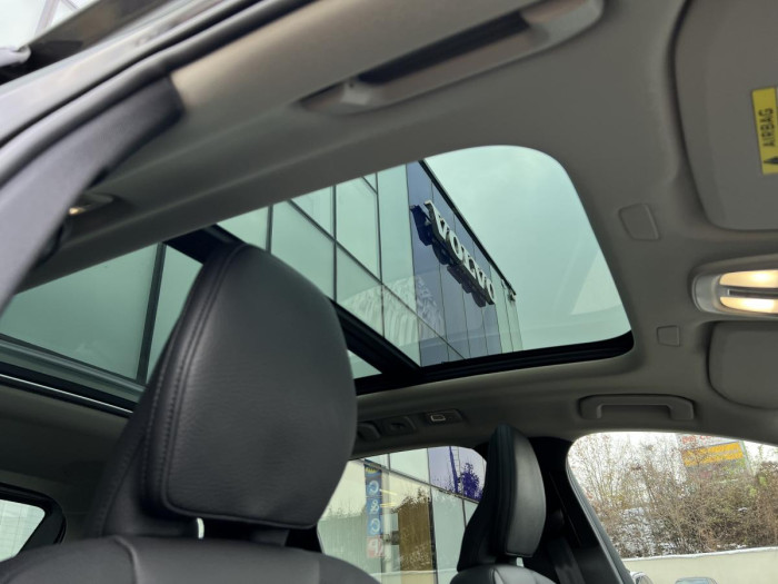 Volvo XC60 B4 AWD DARKPLUS Aut 1.maj.