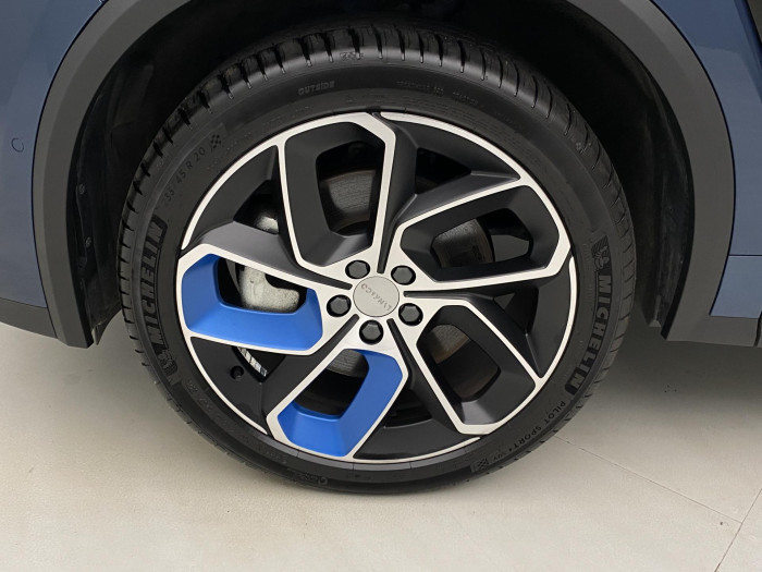 Lynk & Co 01 PHEV DCT AUT 1.maj REZERVACE