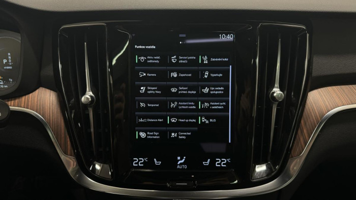 Volvo V60 T6 RECHARGE AWD REZERVACE