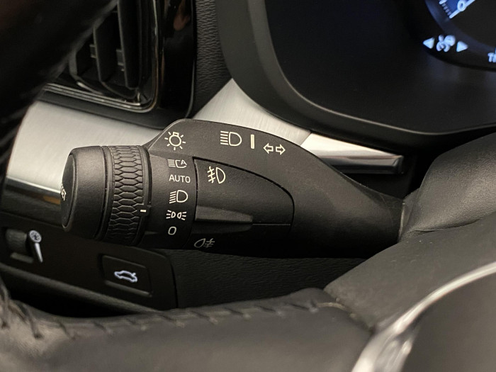 Volvo XC60 T5 AWD MOMENTUM AUT 2.0 Momentum