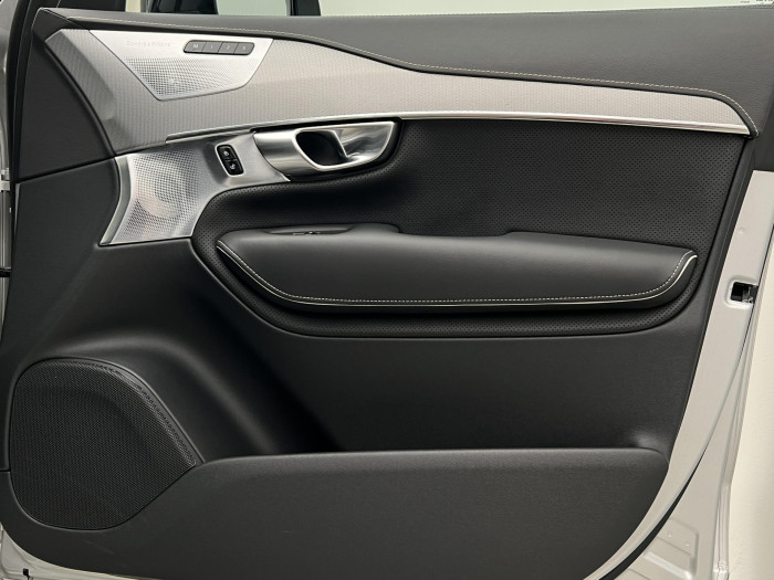 Volvo XC90 B5 AWD R-DESIGN 7MÍSTNÁ AUT