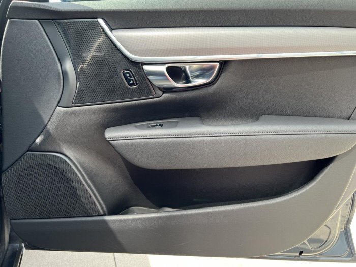 Volvo V90 B4 AWD MOMENTUM Aut REZERVACE 2.0 Momentum