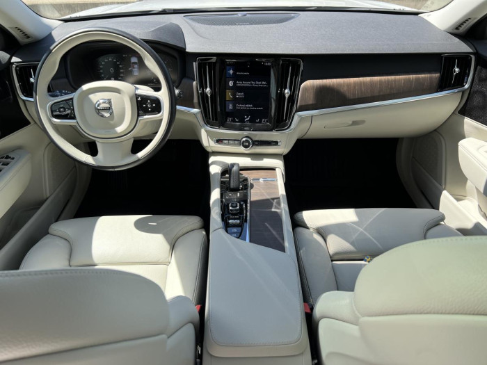 Volvo V90 CROSS COUNTRY B4 AWD Aut 1.maj