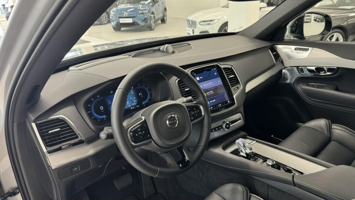 Volvo XC90 B5 AWD ULTIMATE DARK REZERVACE