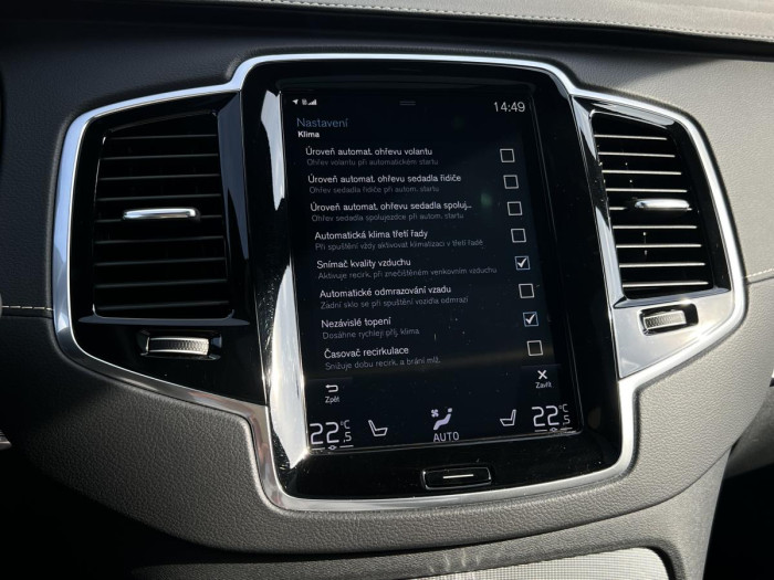 Volvo XC90 B5 AWD R-DESIGN 7 MÍSTNÁ Aut