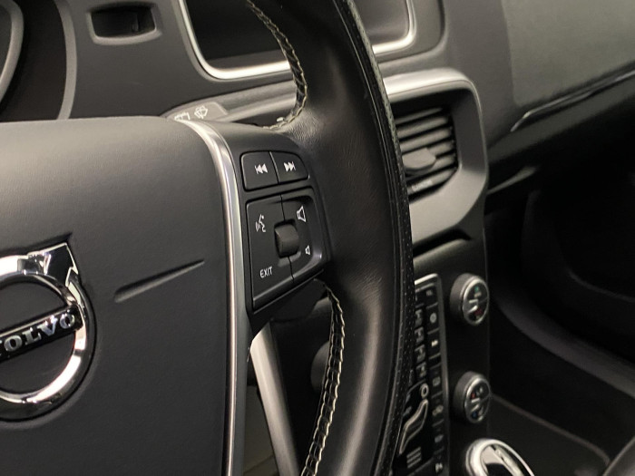 Volvo V40 T3 R-DESIGN AUT