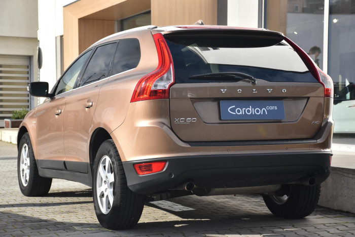 Volvo XC60 3.2 AWD MOMENTUM REZERVACE 3.2 Momentum