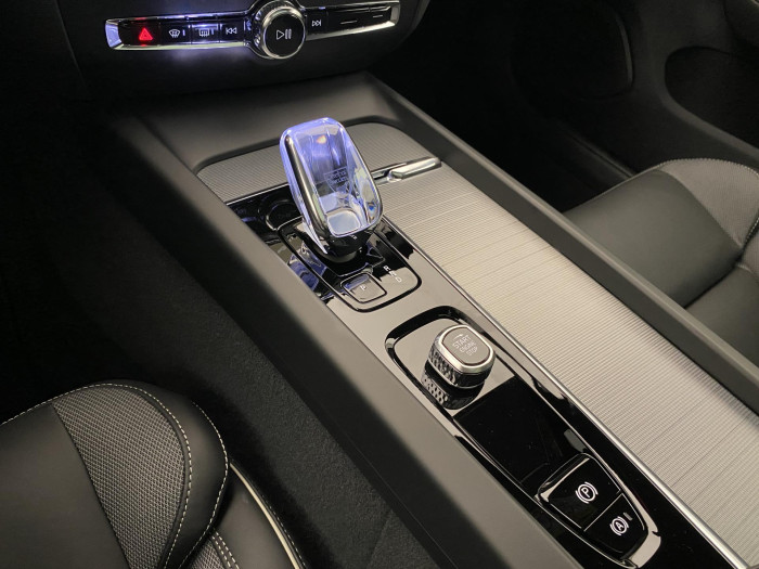 Volvo V60 B4 AUT DARK PLUS