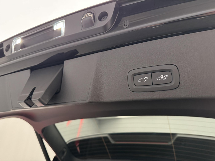 Volvo XC40 B3 DARK ULTRA CZ 1.maj