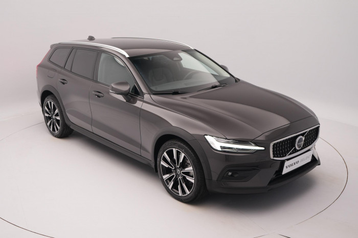 Volvo V60 CC B5 AWD PLUS AUT 1.maj.