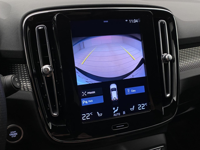 Volvo XC40 B4 AWD R-DESIGN AUT CZ