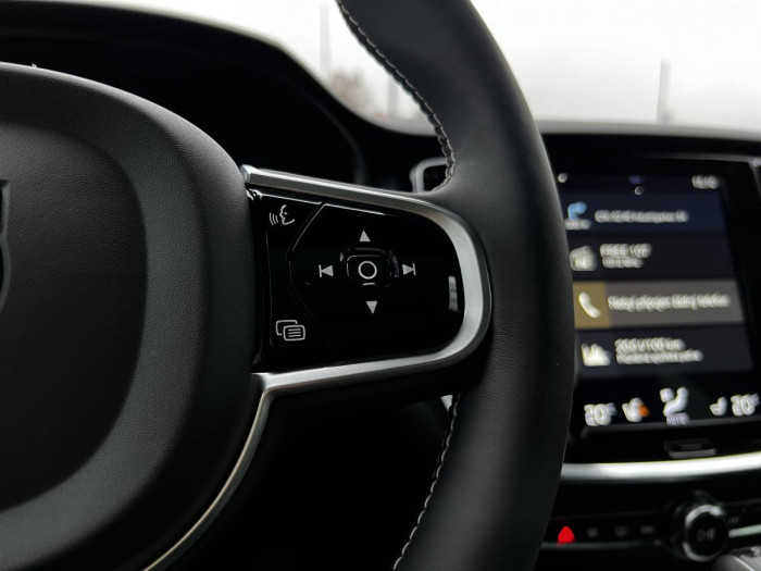 Volvo V60 T4 R-DESIGN AUT 1.maj.