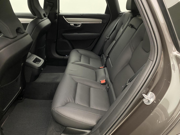 Volvo V90 CC B4 AWD PLUS AUT CZ 1.maj.