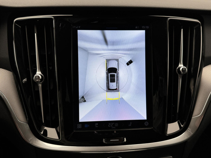 Volvo V60 B4 PLUS DARK AUT 1.maj.
