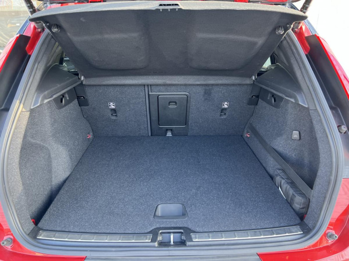 Volvo XC40 T5 R-DESIGN RECHARGE Aut 1.maj