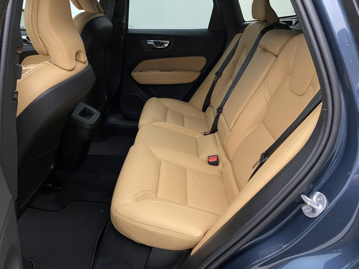 Volvo XC60 B5 AWD AUT DARK PLUS