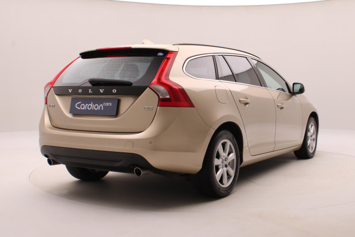 Volvo V60 D5 MOMENTUM 2.4 d Momentum