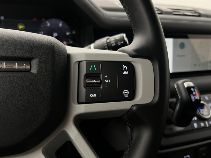 Land Rover Defender 110 D300 X-DYNAMIC 3.0 d Dynamic
