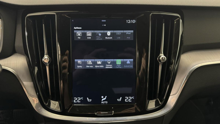 Volvo V60 CROSS COUNTRY REZERVACE