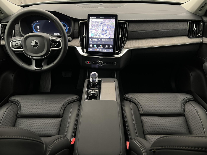 Volvo XC90 T8 AWD RECHARGE PLUS DARK CZ