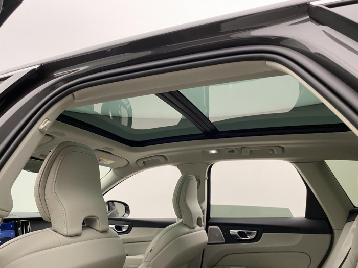 Volvo XC60 B5 AWD ULTIMATE AUT CZ 1.maj.