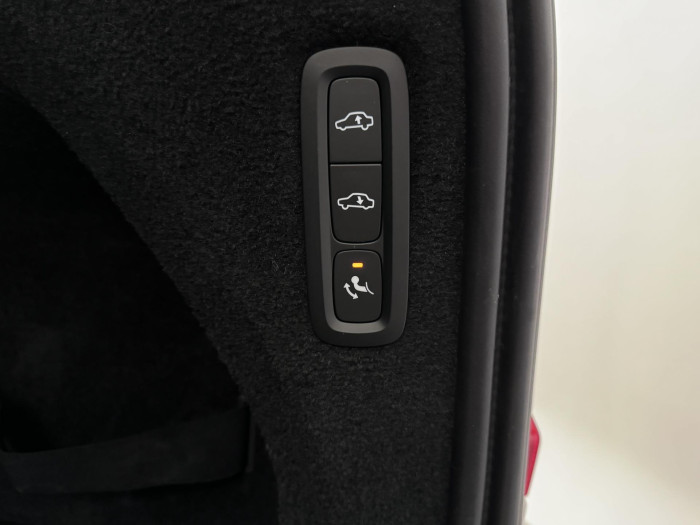 Volvo XC90 B6 AWD PLUS DARK CZ 1.maj