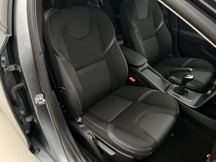 Volvo V40 D2 BLACK EDITION 2.0 d Edition