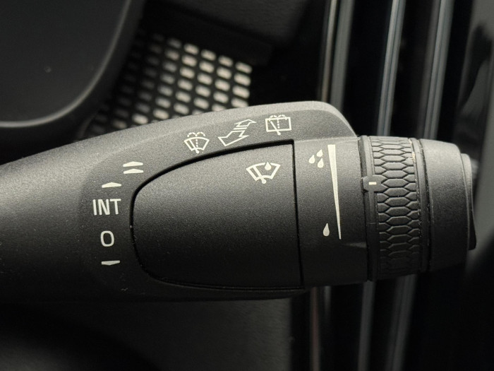 Volvo XC40 T3 R-DESIGN AUT REZERVACE