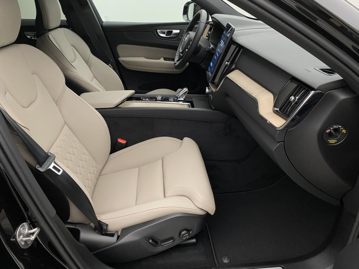 Volvo XC60 B5 AWD AUT DARK PLUS