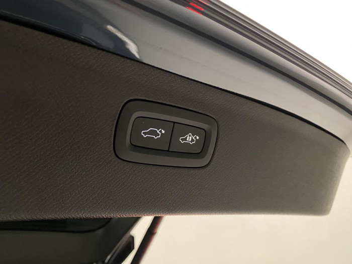 Volvo XC90 B5 AWD ULTIMATE AUT REZERVACE