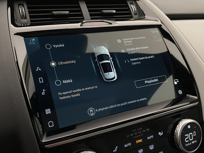 Jaguar E-Pace P250 SE  R-DYNAMIC REZERVACE 2.0 SE Dynamic