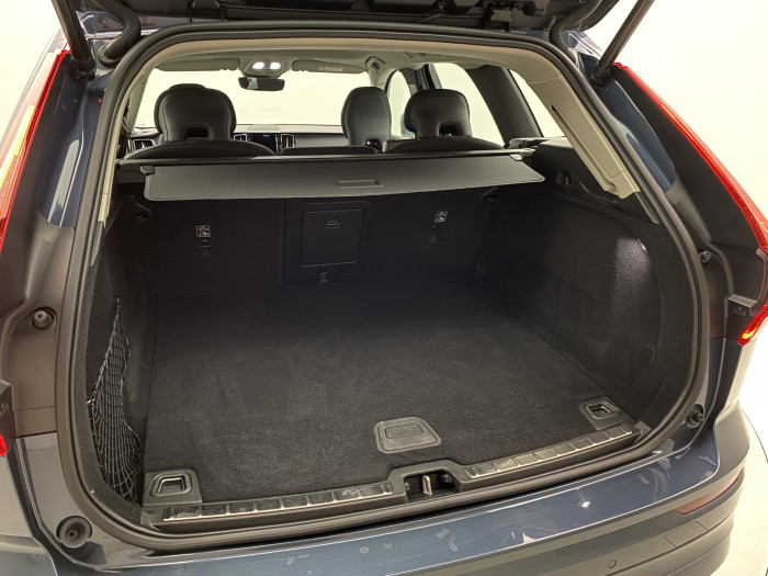 Volvo XC60 B4 CORE AUT CZ 1.maj