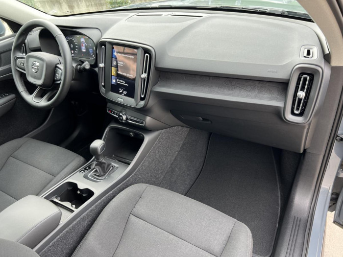 Volvo XC40 T2 ESSENTIAL CZ