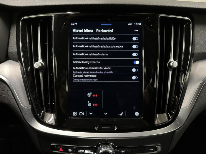 Volvo V60 B3 CORE AUT REZERVACE