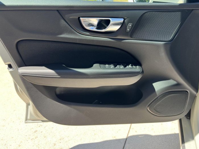 Volvo V60 D3 MOMENTUM Aut CZ REZERVACE 2.0 d Momentum