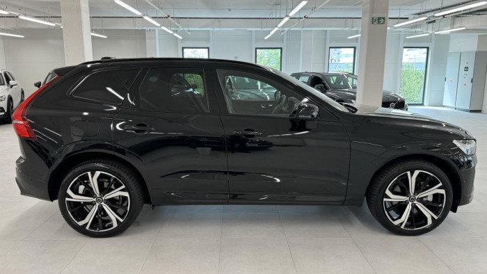 Volvo XC60 B4 AWD PLUS DARK REZERVACE 2.0 Plus
