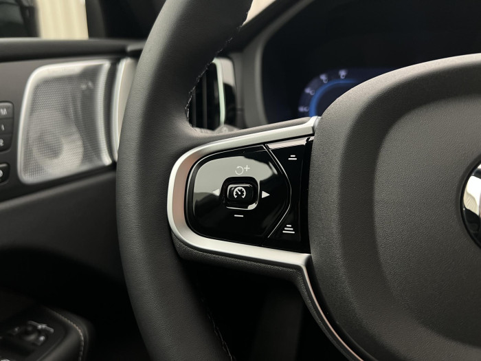 Volvo XC60 B5 AWD ULTRA BLACK EDITION AUT 2.0 Edition