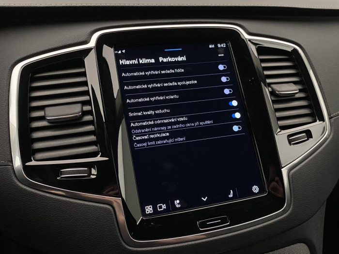 Volvo XC90 B5 AWD R-DESIGN AUT REZERVACE