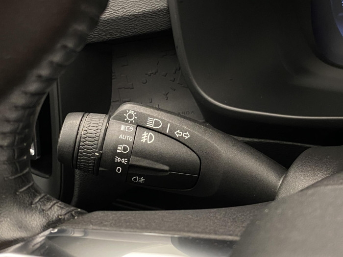 Volvo XC40 T3 KINETIC AUT CZ 1.maj