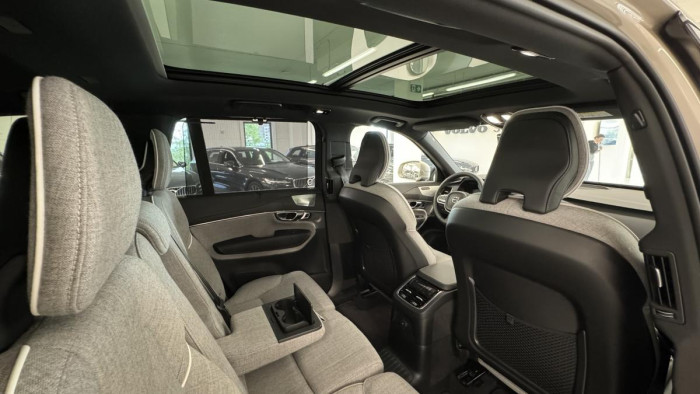 Volvo XC90 T8 AWD RECHARGE REZERVACE