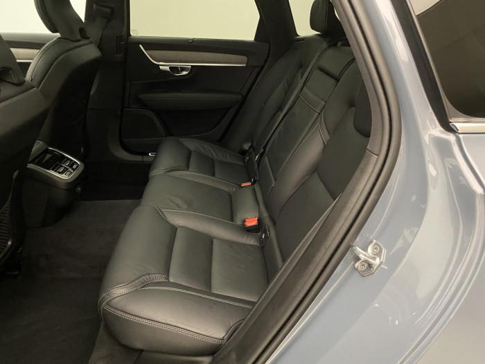Volvo V90 B5 AWD INSCRIPTION REZERVACE