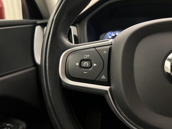 Volvo XC60 B5 AWD MOMENTUM AUT 2.0 Momentum